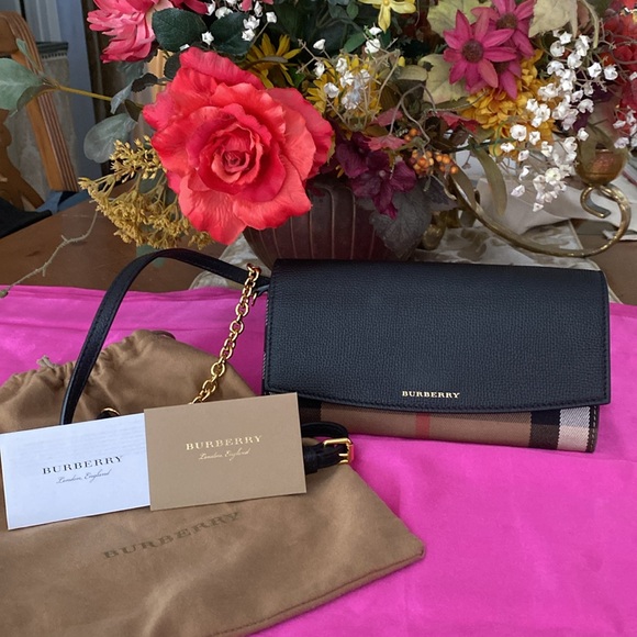 AUTH BURBERRY ,Henley check leather wallet on chain, clutch, crossbody bag. - Picture 2 of 16